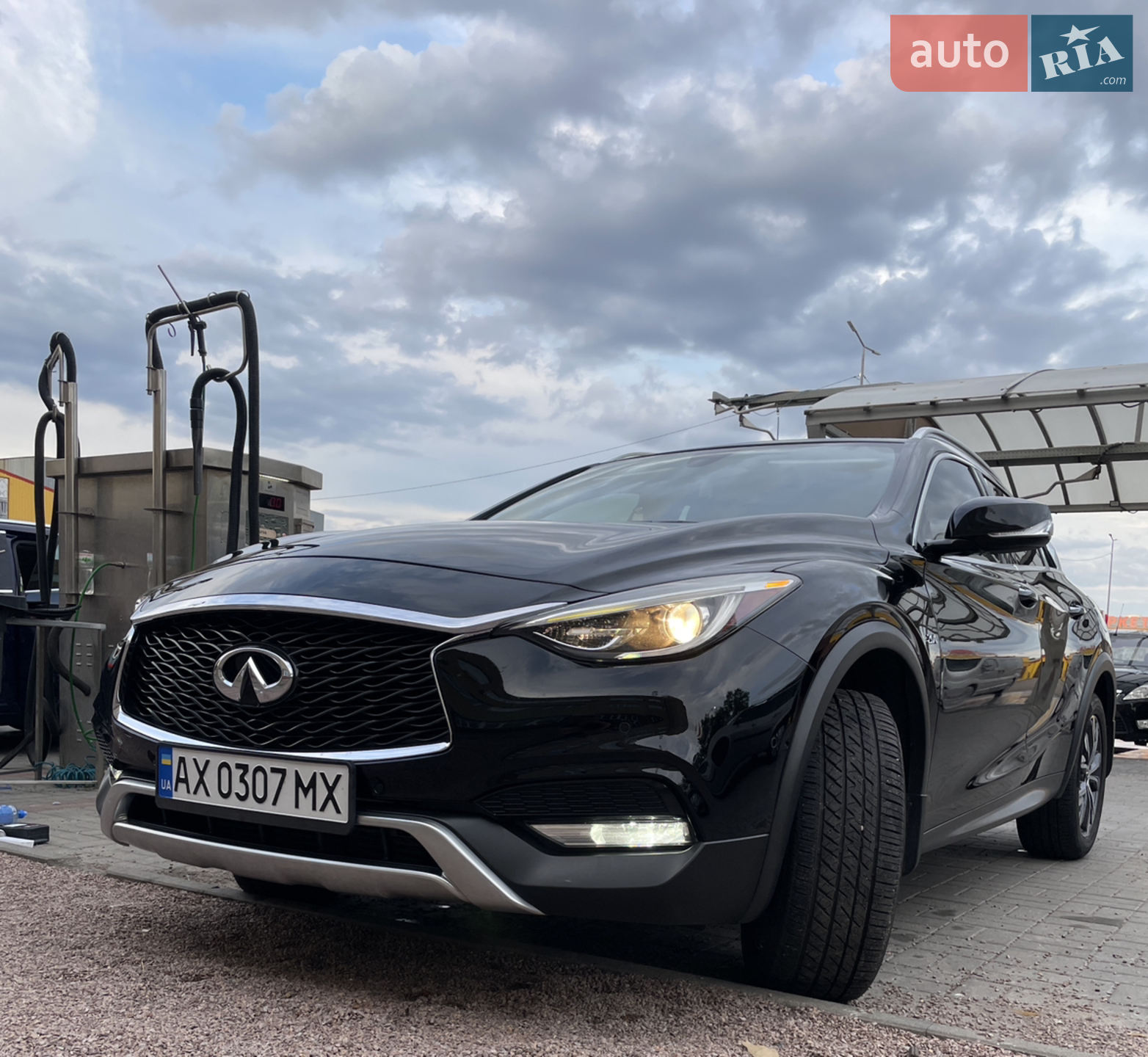 2016 Infiniti QX30 - мініатюра 2