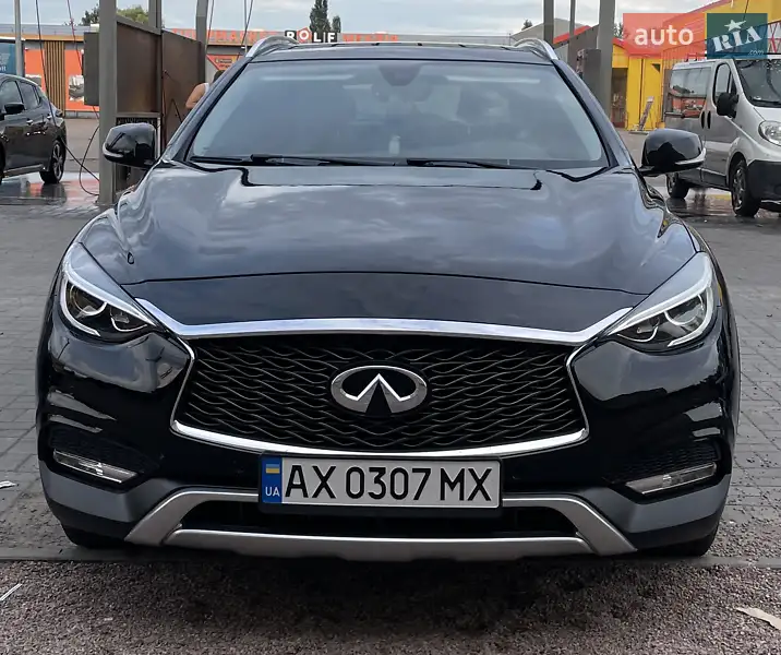 Infiniti QX30