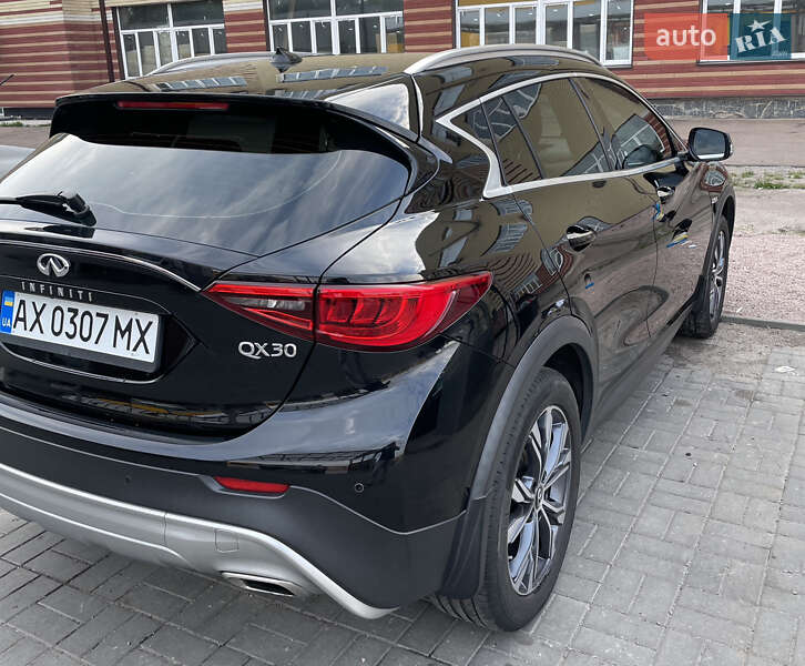 Внедорожник / Кроссовер Infiniti QX30 2016 в Красилове