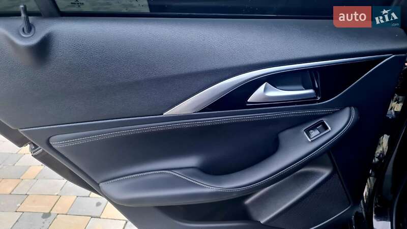 Позашляховик / Кросовер Infiniti QX30 2016 в Чернівцях фото 10 Позашляховик / Кросовер Infiniti QX30 2016 в Чернівцях