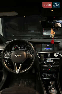 Внедорожник / Кроссовер Infiniti QX30 2017 в 