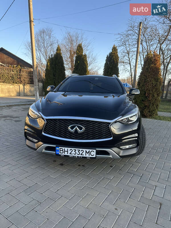 Внедорожник / Кроссовер Infiniti QX30 2017 в 