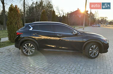 Внедорожник / Кроссовер Infiniti QX30 2017 в 