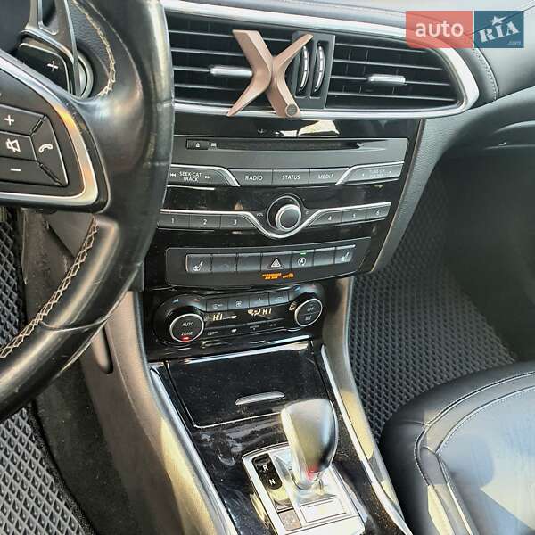Позашляховик / Кросовер Infiniti QX30 2016 в Черкасах