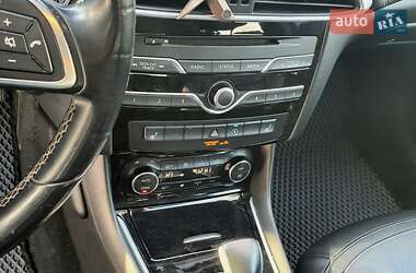 Внедорожник / Кроссовер Infiniti QX30 2016 в 