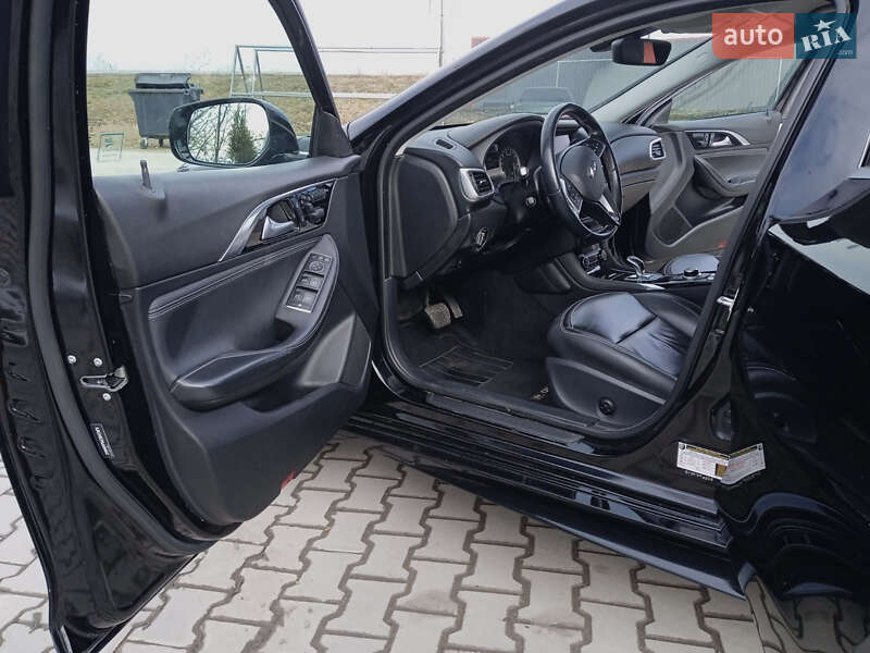 Внедорожник / Кроссовер Infiniti QX30 2017 в Ивано-Франковске