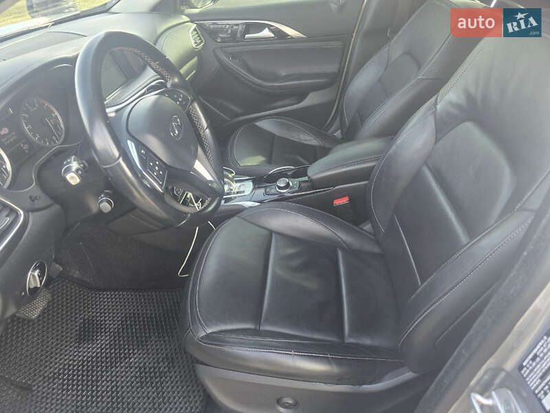 Внедорожник / Кроссовер Infiniti QX30 2016 в Херсоне