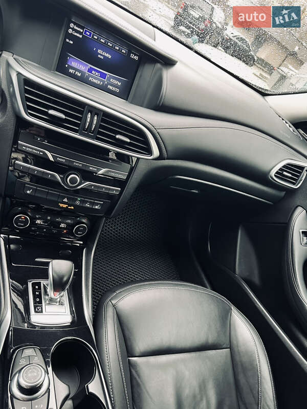 Внедорожник / Кроссовер Infiniti QX30 2017 в Киеве