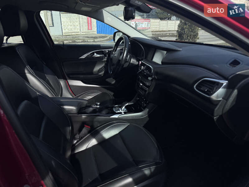 Внедорожник / Кроссовер Infiniti QX30 2017 в Хмельницком