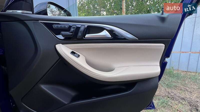 Внедорожник / Кроссовер Infiniti QX30 2016 в Киеве