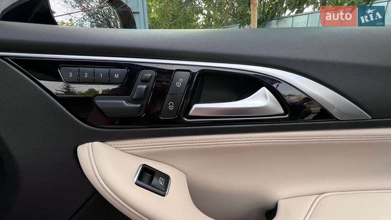 Внедорожник / Кроссовер Infiniti QX30 2016 в Киеве