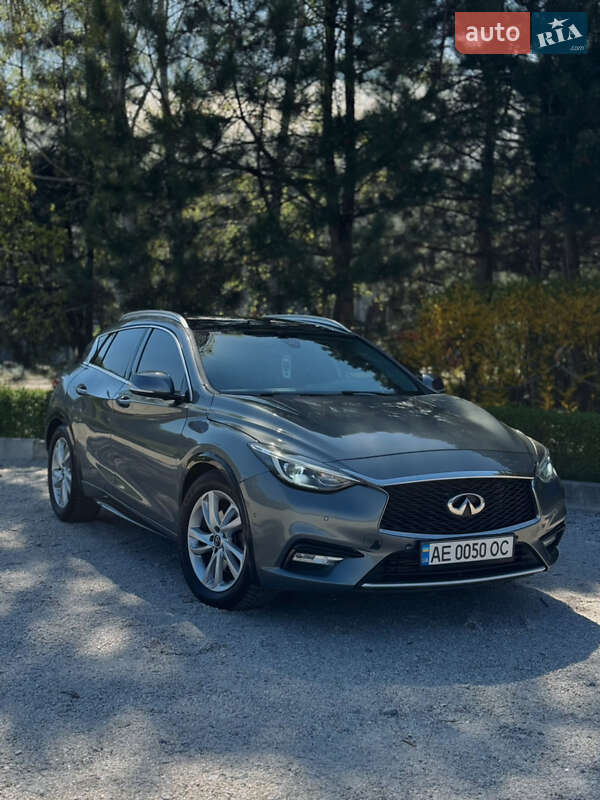 Внедорожник / Кроссовер Infiniti QX30 2016 в Днепре