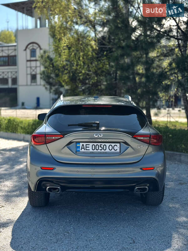 Внедорожник / Кроссовер Infiniti QX30 2016 в Днепре