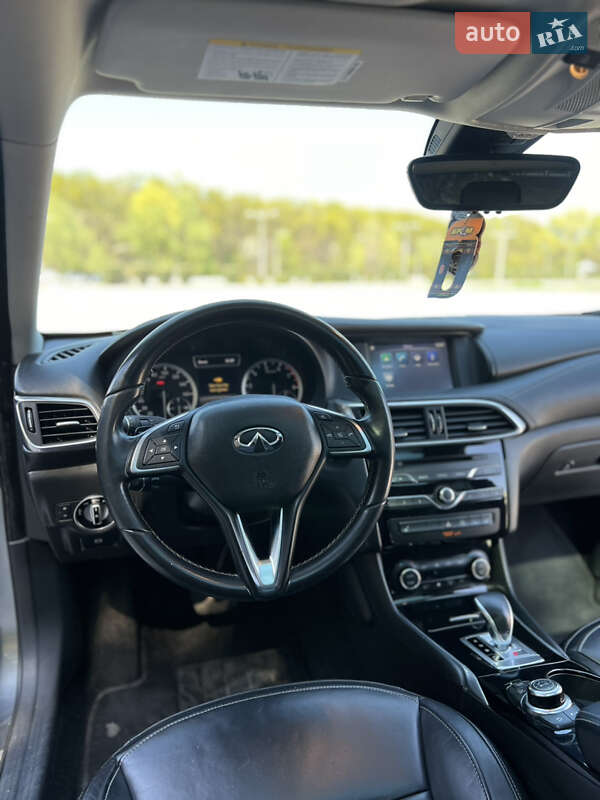 Внедорожник / Кроссовер Infiniti QX30 2016 в Днепре