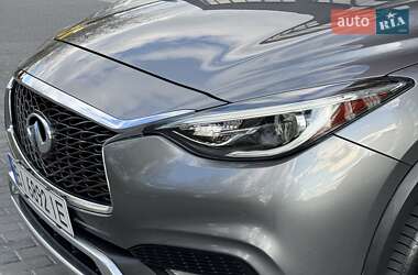 Внедорожник / Кроссовер Infiniti QX30 2016 в 