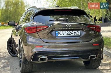 Внедорожник / Кроссовер Infiniti QX30 2017 в 