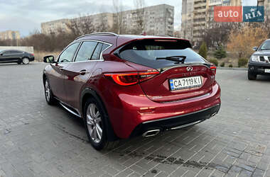 Позашляховик / Кросовер Infiniti QX30 2018 в 