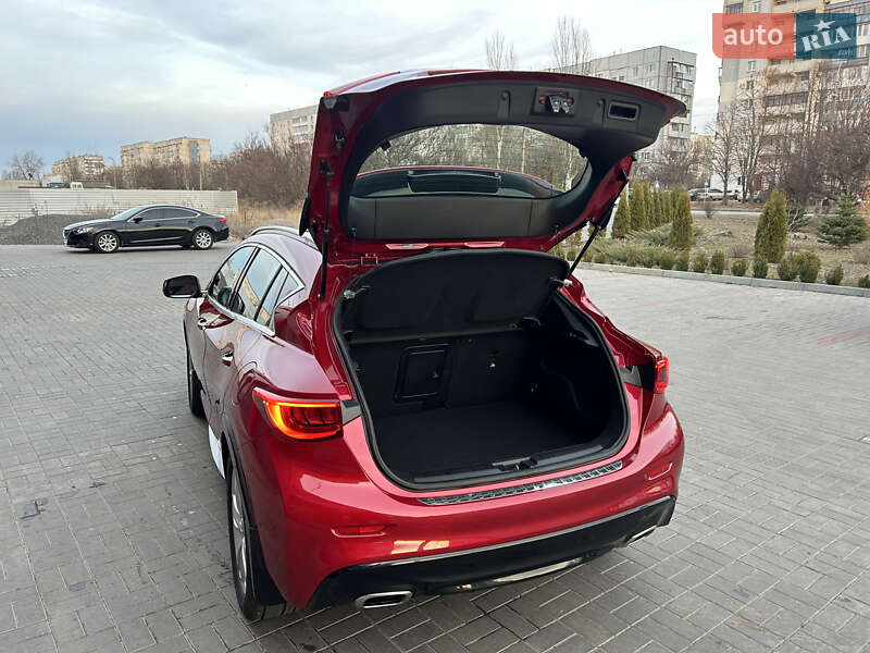 Позашляховик / Кросовер Infiniti QX30 2018 в Черкасах