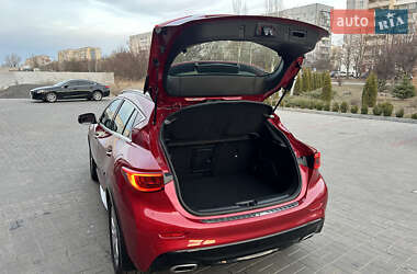 Позашляховик / Кросовер Infiniti QX30 2018 в 