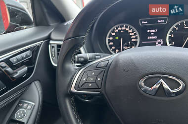 Позашляховик / Кросовер Infiniti QX30 2018 в 