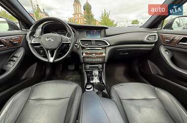 Внедорожник / Кроссовер Infiniti QX30 2016 в 
