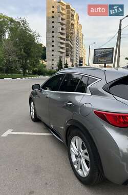 Внедорожник / Кроссовер Infiniti QX30 2016 в 