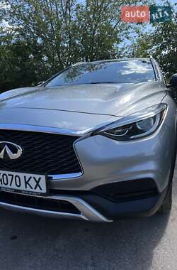 Позашляховик / Кросовер Infiniti QX30 2016 в 