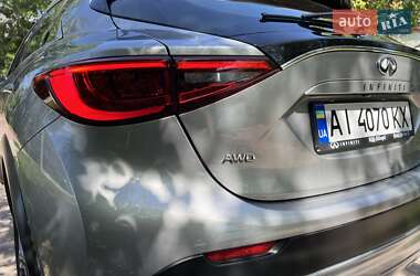 Позашляховик / Кросовер Infiniti QX30 2016 в 