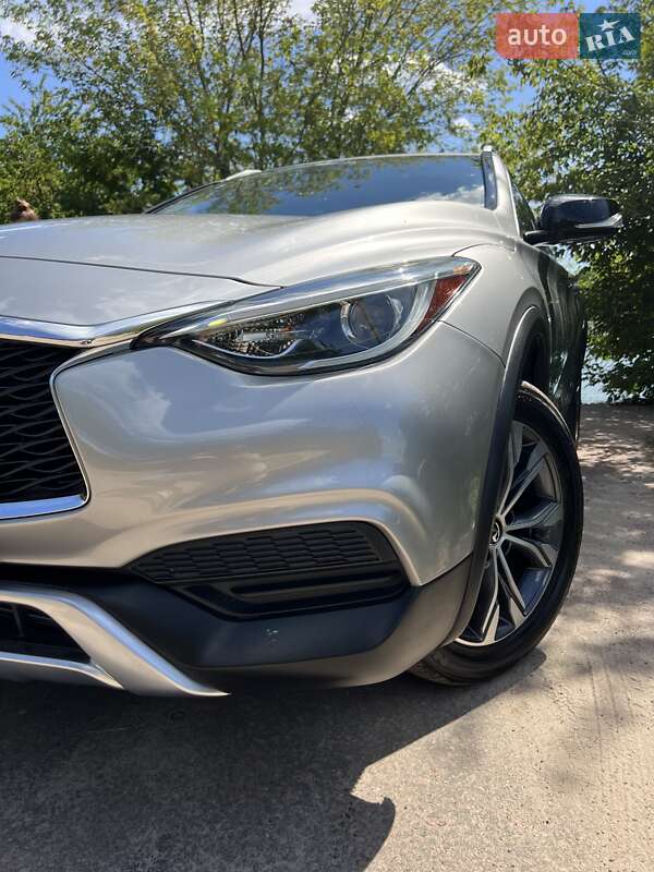 Внедорожник / Кроссовер Infiniti QX30 2016 в Киеве