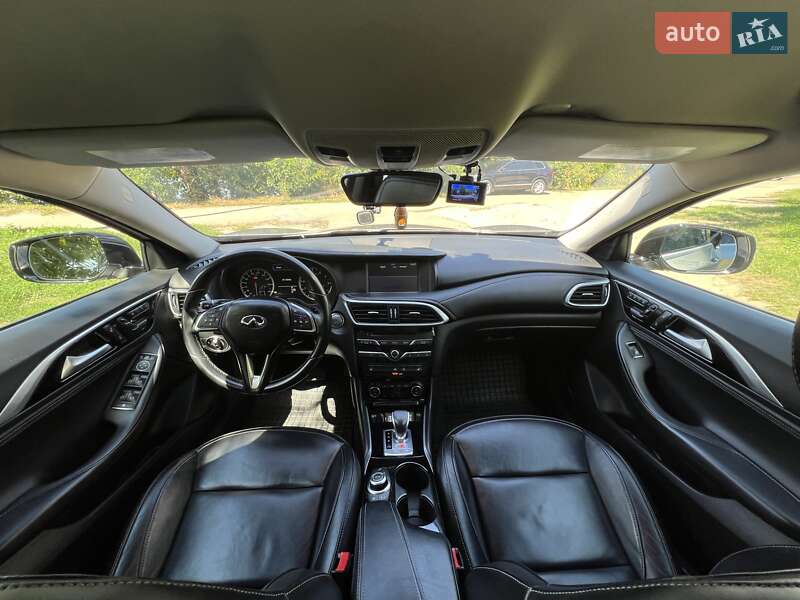 Внедорожник / Кроссовер Infiniti QX30 2016 в Киеве