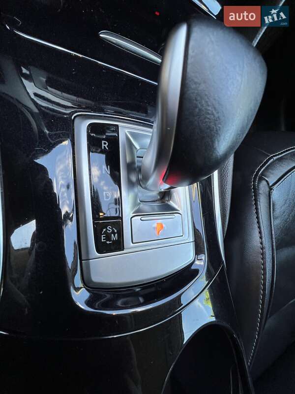 Внедорожник / Кроссовер Infiniti QX30 2016 в Киеве