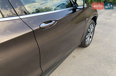 Позашляховик / Кросовер Infiniti QX30 2018 в 