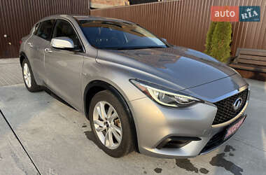 Позашляховик / Кросовер Infiniti QX30 2016 в Львові