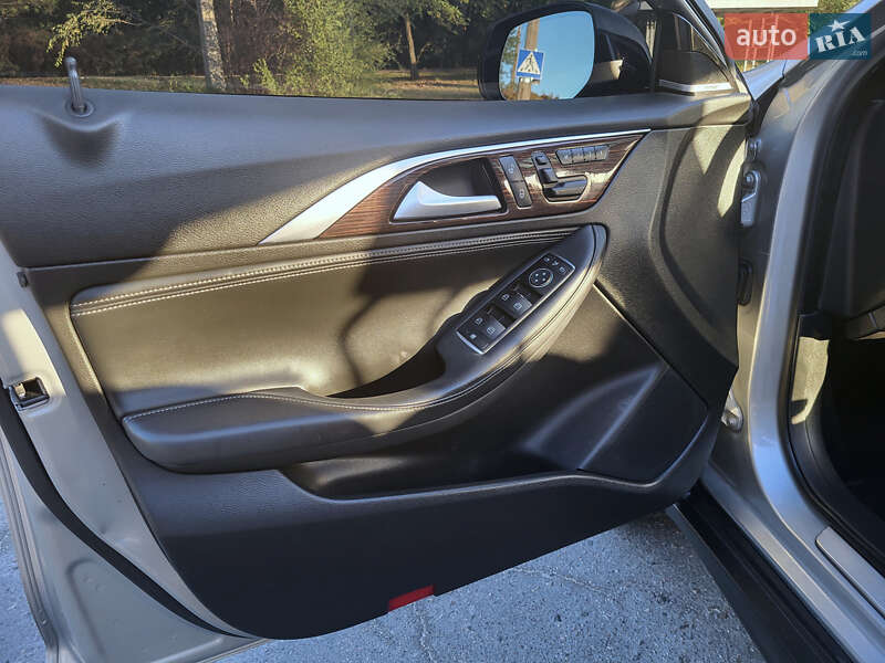 Внедорожник / Кроссовер Infiniti QX30 2016 в Днепре