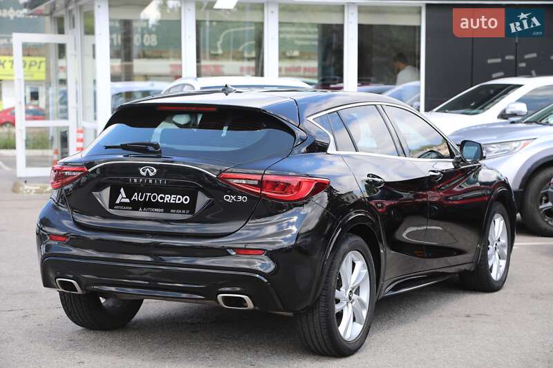 Позашляховик / Кросовер Infiniti QX30 2017 в Харкові
