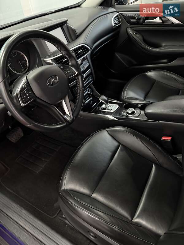Внедорожник / Кроссовер Infiniti QX30 2016 в Харькове