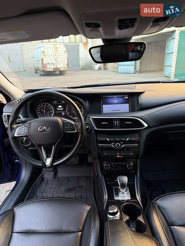 Внедорожник / Кроссовер Infiniti QX30 2016 в Харькове
