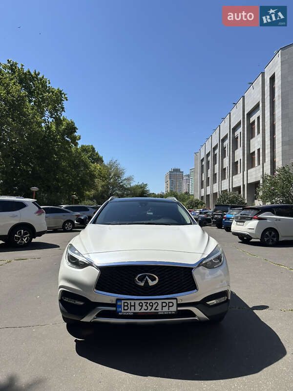 Infiniti QX30 2016