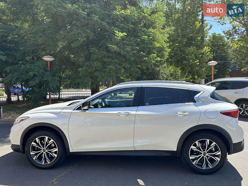 Внедорожник / Кроссовер Infiniti QX30 2016 в Одессе