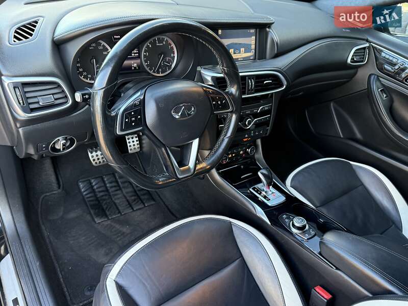 Внедорожник / Кроссовер Infiniti QX30 2016 в Киеве