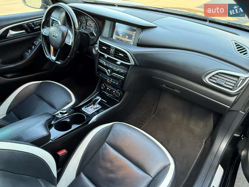 Внедорожник / Кроссовер Infiniti QX30 2016 в Киеве