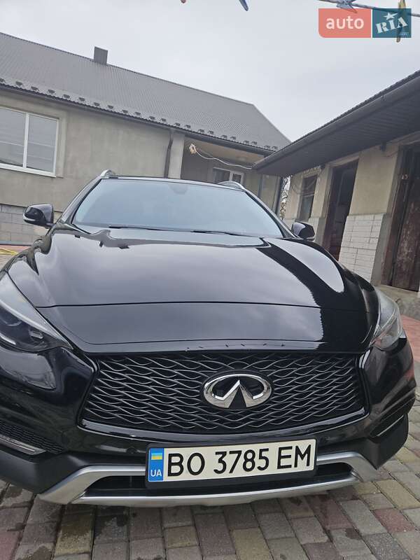 Infiniti QX30 2016