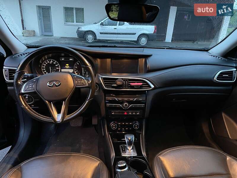 Внедорожник / Кроссовер Infiniti QX30 2016 в Одессе