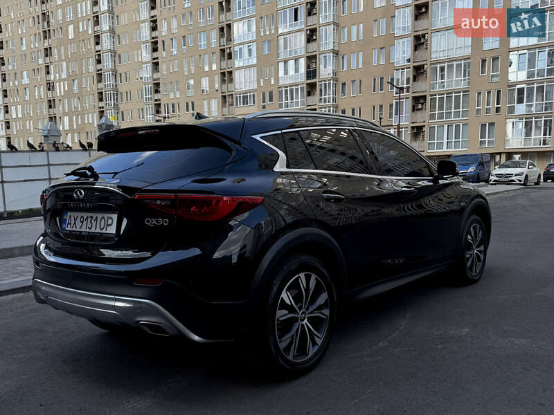 Внедорожник / Кроссовер Infiniti QX30 2016 в Харькове