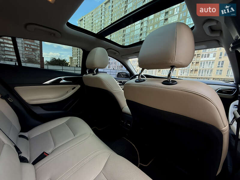 Внедорожник / Кроссовер Infiniti QX30 2016 в Харькове