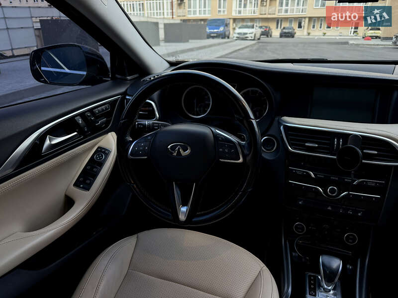 Внедорожник / Кроссовер Infiniti QX30 2016 в Харькове