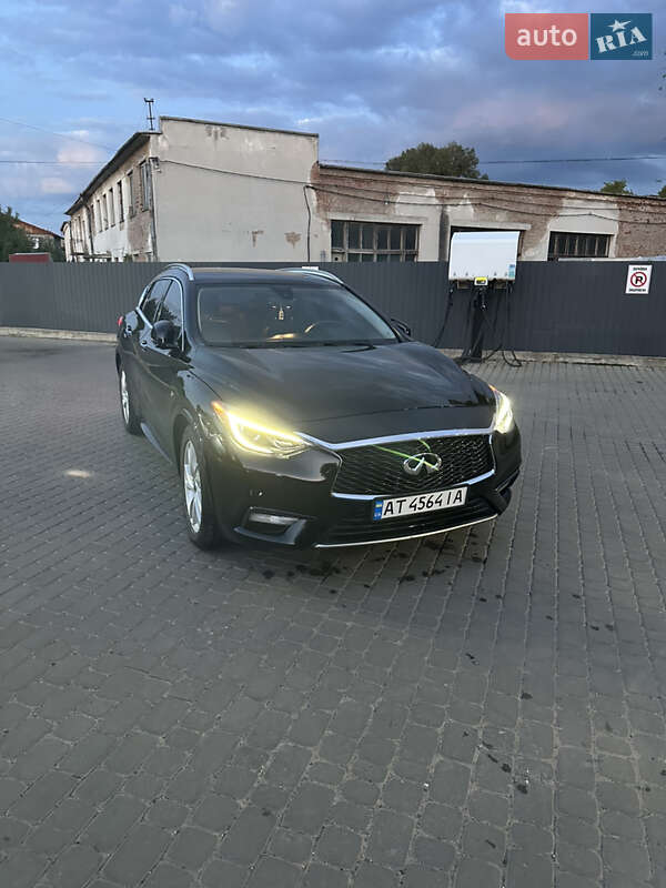 Внедорожник / Кроссовер Infiniti QX30 2016 в Ивано-Франковске