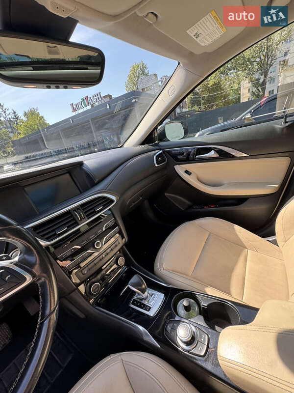 Внедорожник / Кроссовер Infiniti QX30 2016 в Тернополе