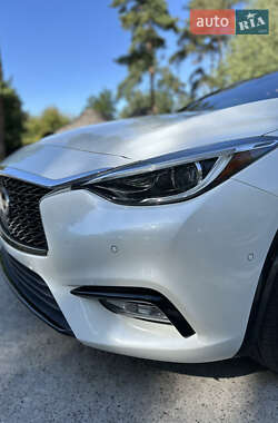 Внедорожник / Кроссовер Infiniti QX30 2017 в 