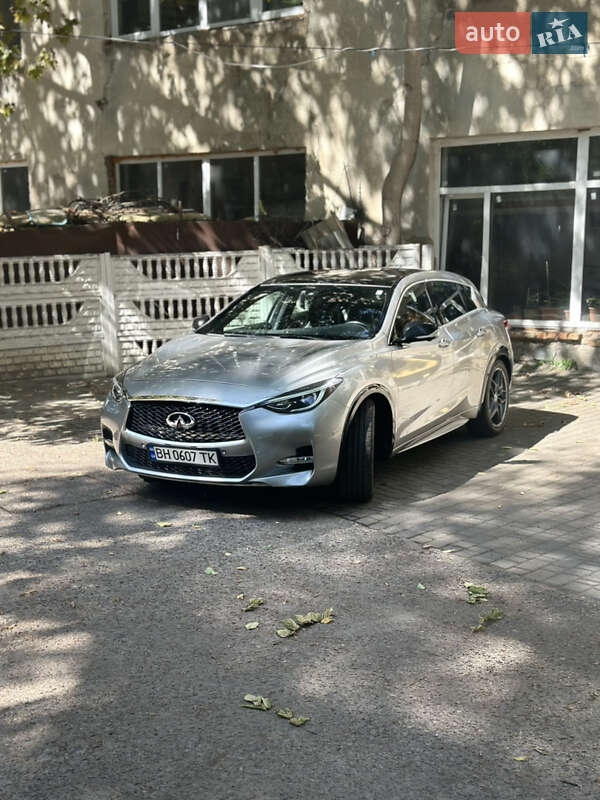 Внедорожник / Кроссовер Infiniti QX30 2017 в 